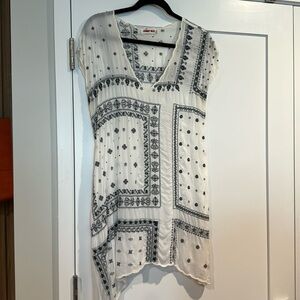 Johnny Was white tunic size extra small